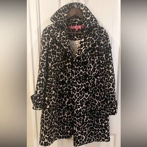 Stunning womens leopard coat